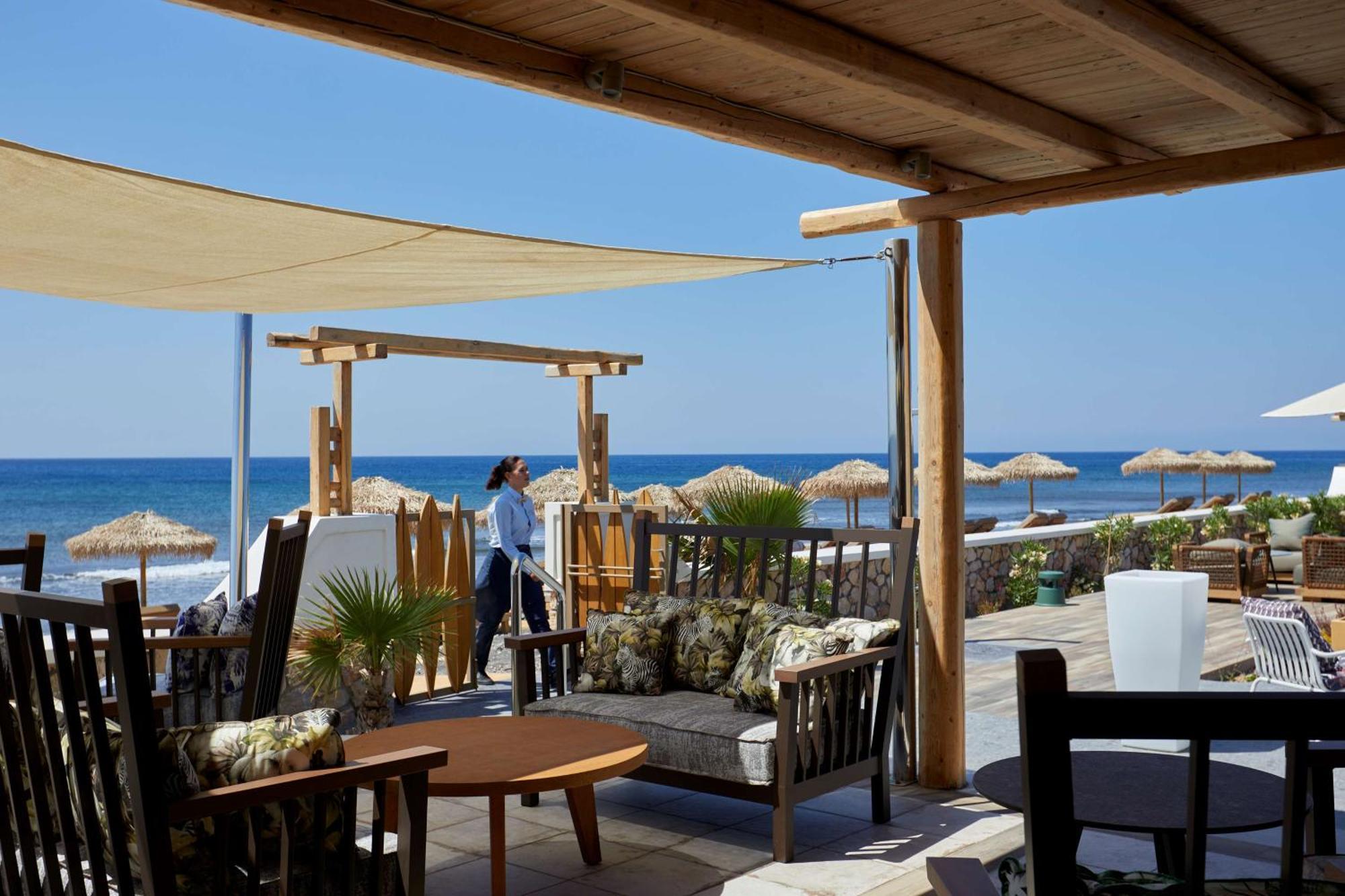 Sea Breeze Santorini Beach Resort, Curio By Hilton Agios Georgios  外观 照片
