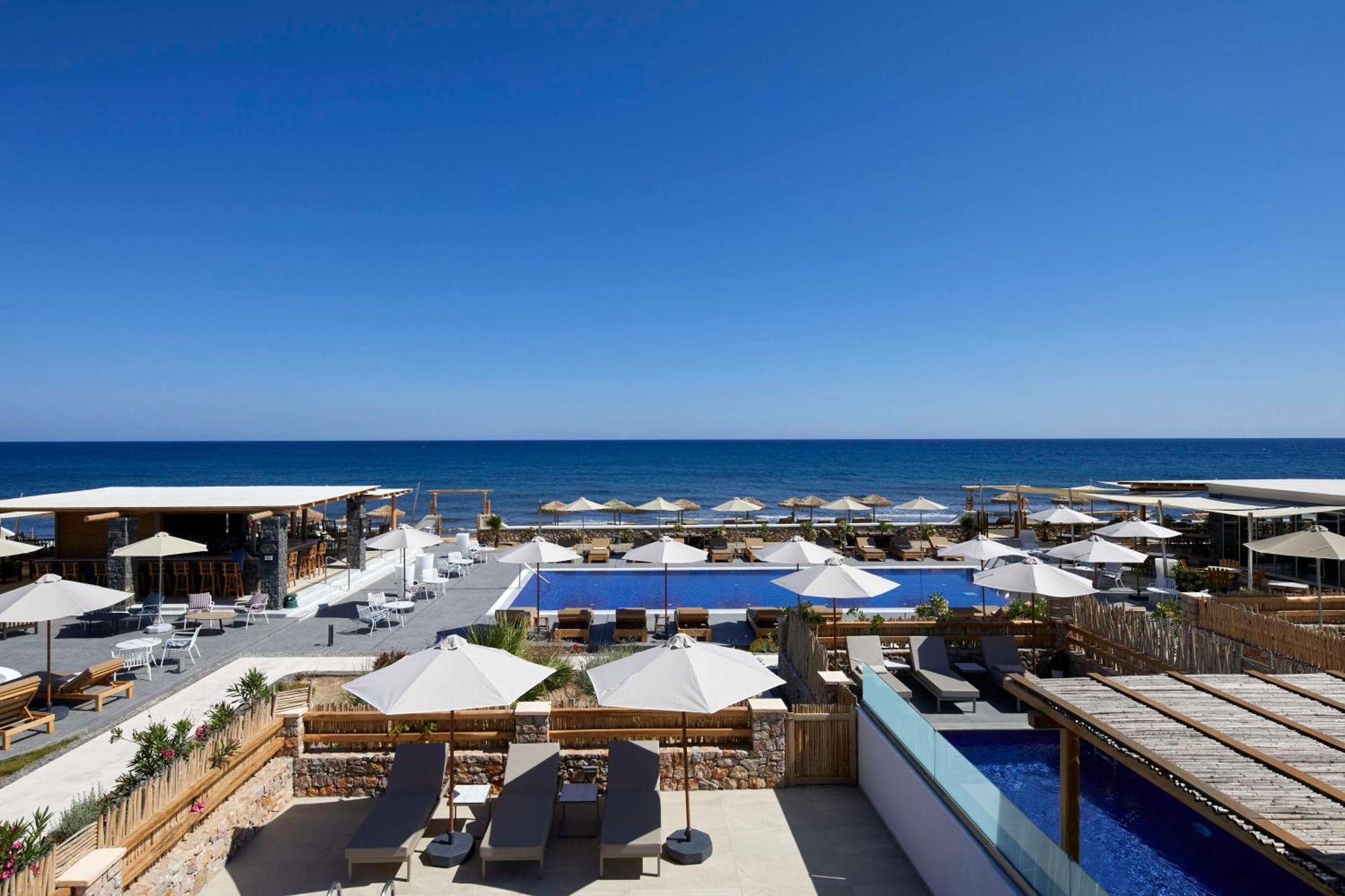 Sea Breeze Santorini Beach Resort, Curio By Hilton Agios Georgios  外观 照片